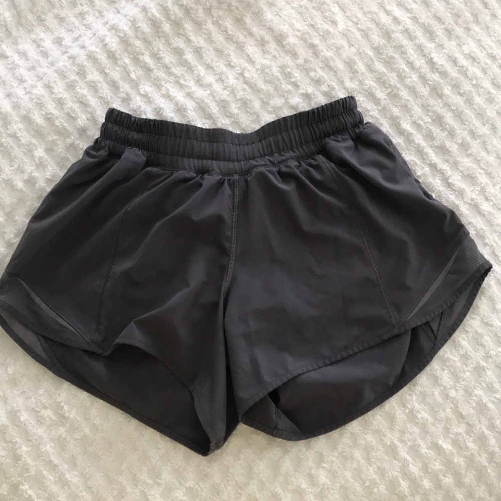 Lululemon Hotty Hot Short II Long 4"